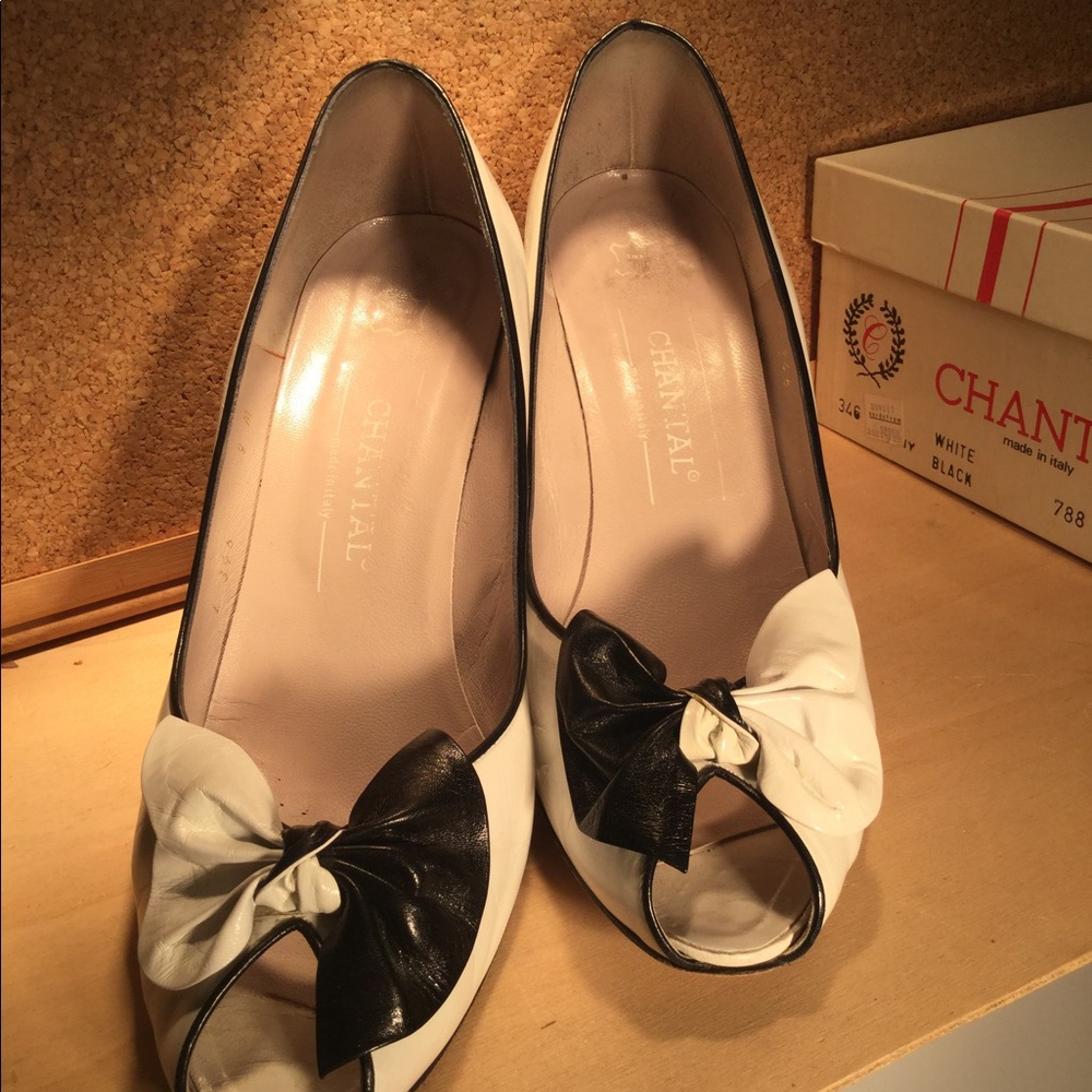 Chantel white leather pumps with b/w bows